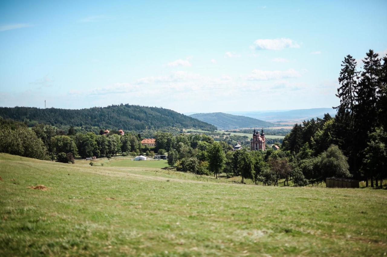 Bohem Zapomenute Misto Hotel Valec Bagian luar foto